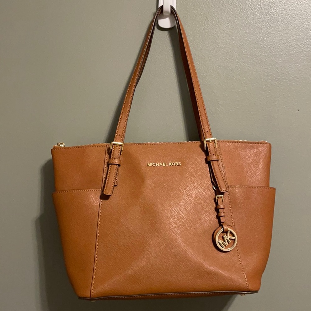 Michael Kors Jet Set Tote Bag